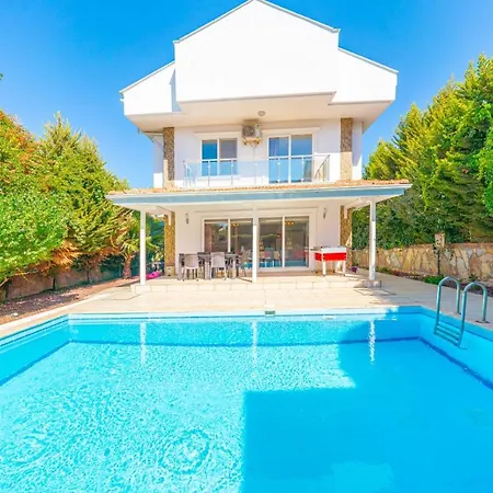 Villa Pine 8, In Hisaroenue, Turkey *