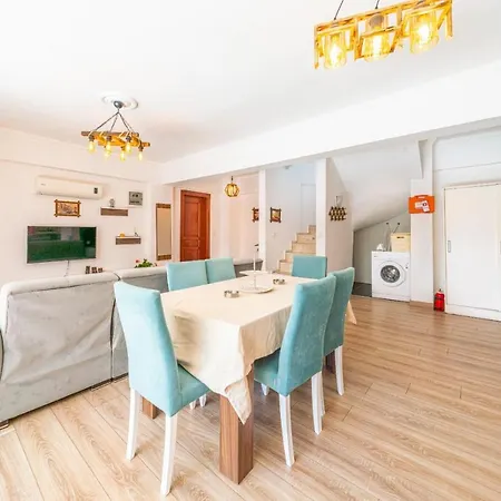 Pine 8, In Hisaroenue, Turkey ヴィラ フェティエ